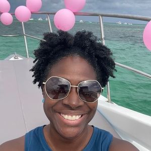 Meet your Posher, Cynthia